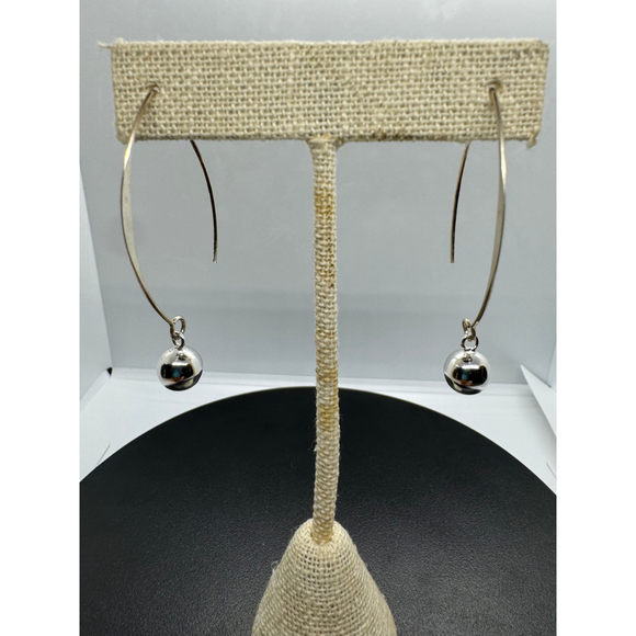 Women's sterling silver curved wire earrings with ball - Picture 3 of 6
